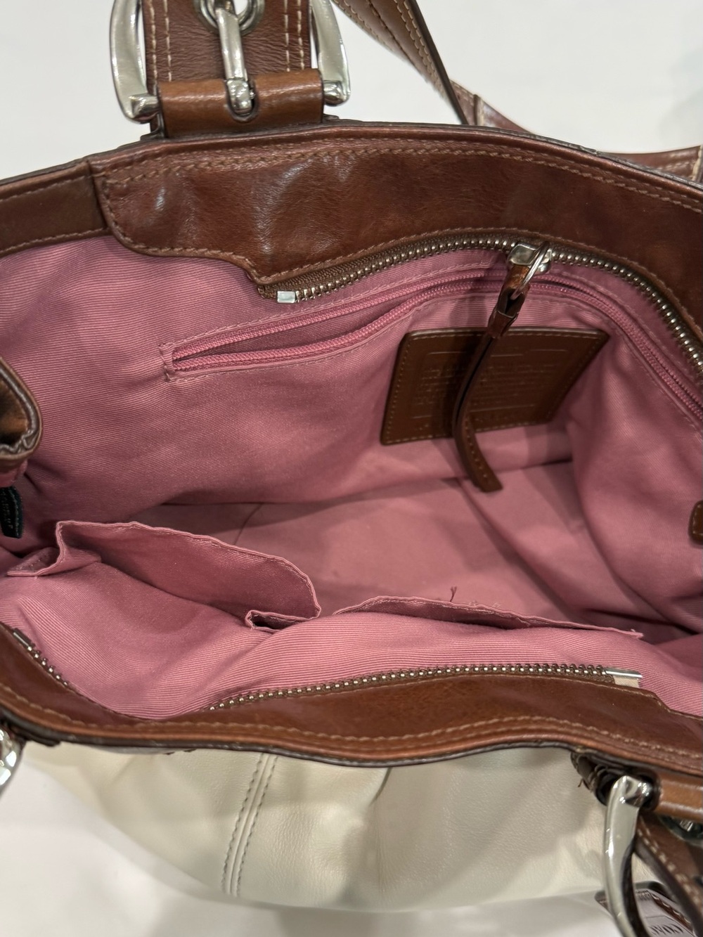 Coach Soho Ivory & Brown.Pleated Leather Shoulder Bag. Scuffs Look at PHOTOS - Picture 6 of 13